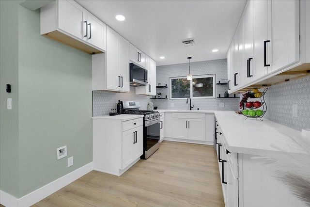 1716 Buchanan St, Marysville, CA 95901