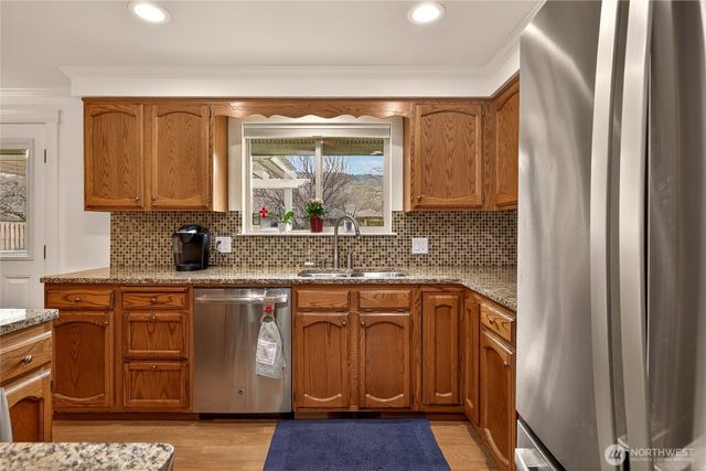 1484 Elmwood Street, Wenatchee, WA 98801