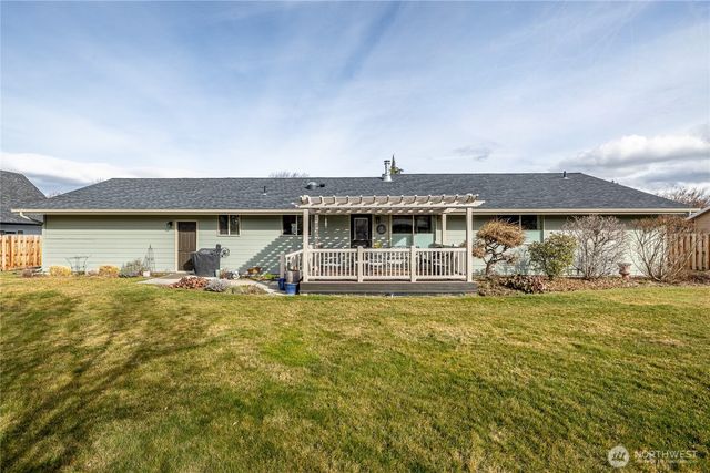 1484 Elmwood Street, Wenatchee, WA 98801