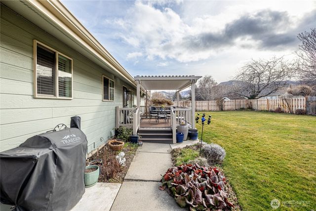 1484 Elmwood Street, Wenatchee, WA 98801