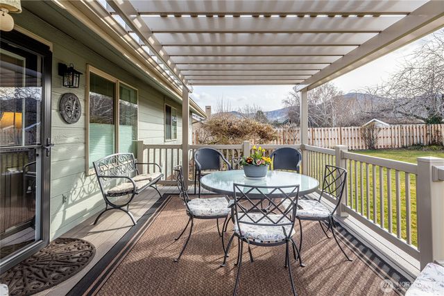 1484 Elmwood Street, Wenatchee, WA 98801