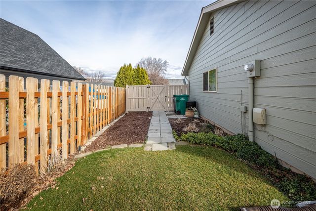 1484 Elmwood Street, Wenatchee, WA 98801