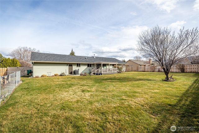 1484 Elmwood Street, Wenatchee, WA 98801