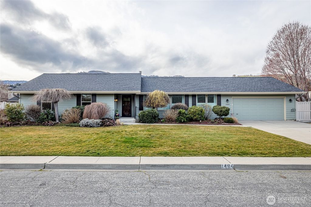 1484 Elmwood Street, Wenatchee, WA 98801