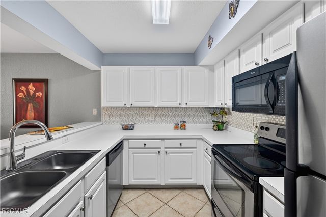 4122 Residence DR 105, Fort Myers, FL 33901