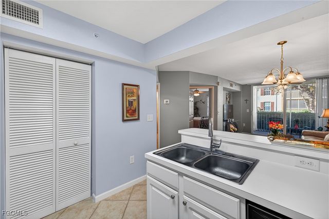 4122 Residence DR 105, Fort Myers, FL 33901