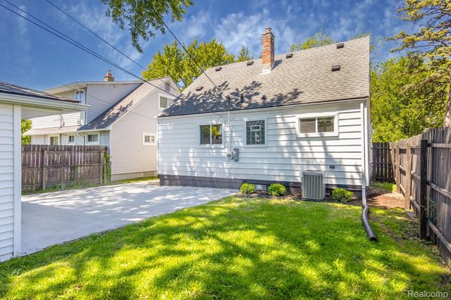 23604 Deziel Street, St. Clair Shores, MI 48082