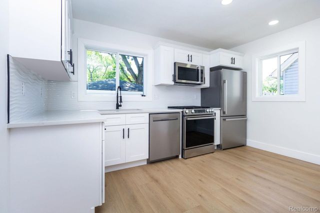 23604 Deziel Street, St. Clair Shores, MI 48082