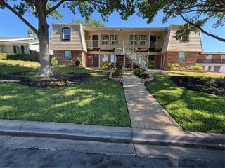 8004 Lifford Street D, Benbrook, TX 76116