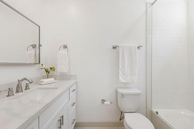 66 Wooded Park Place, The Woodlands, TX 77380