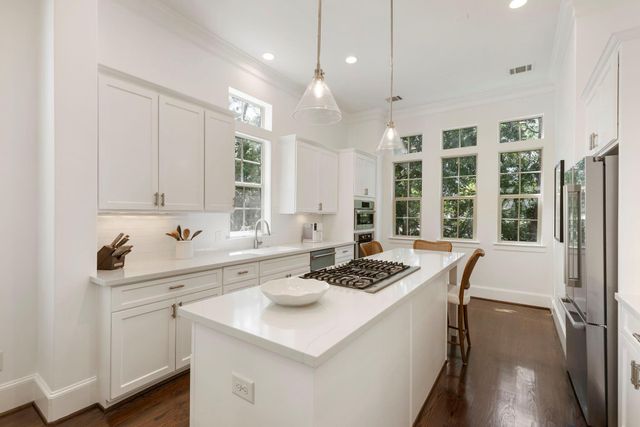 66 Wooded Park Place, The Woodlands, TX 77380