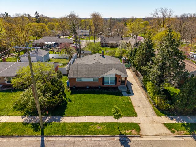 350 Hollywood Drive, Saline, MI 48176