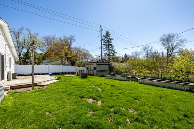 350 Hollywood Drive, Saline, MI 48176