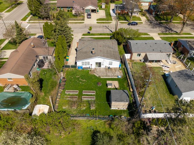 350 Hollywood Drive, Saline, MI 48176