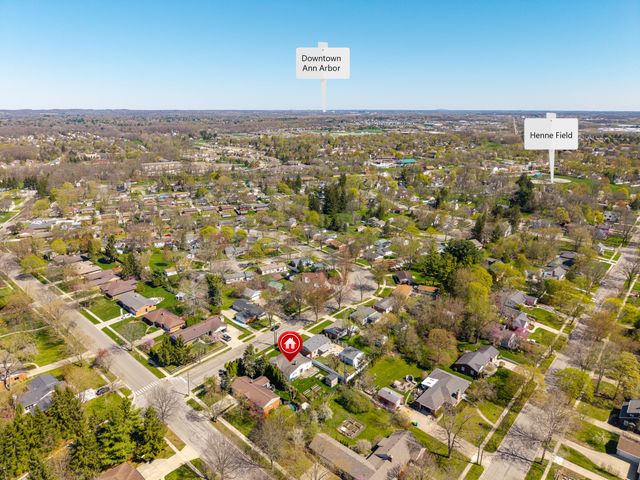 350 Hollywood Drive, Saline, MI 48176