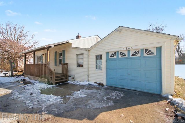 4845 Hatchery Road, Waterford Charter Township, MI 48329