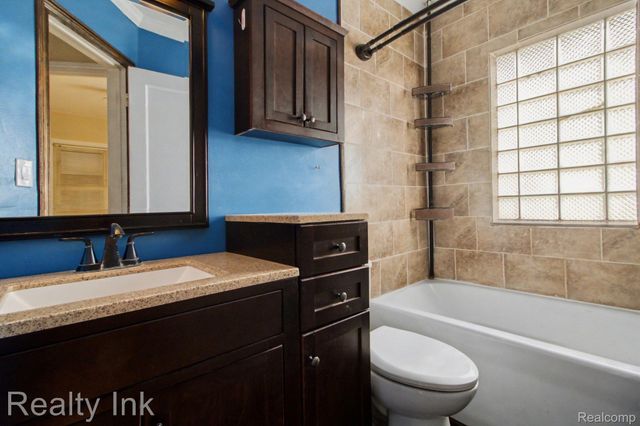 4845 Hatchery Road, Waterford Charter Township, MI 48329