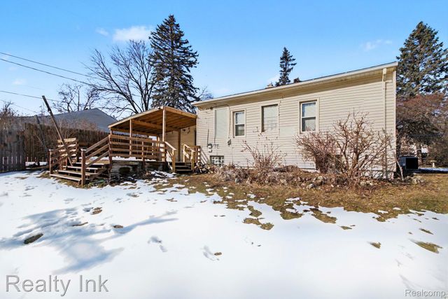 4845 Hatchery Road, Waterford Charter Township, MI 48329