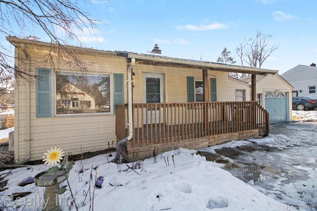4845 Hatchery Road, Waterford Charter Township, MI 48329