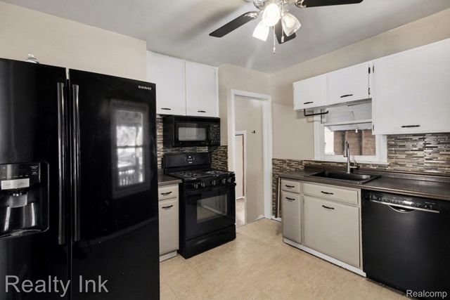 4845 Hatchery Road, Waterford Charter Township, MI 48329
