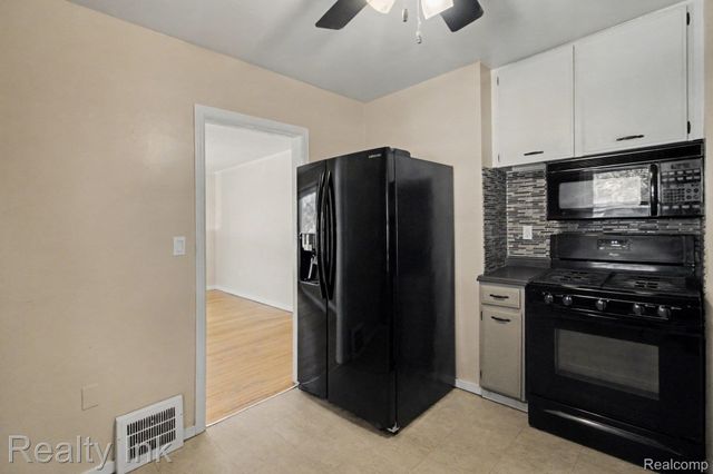 4845 Hatchery Road, Waterford Charter Township, MI 48329