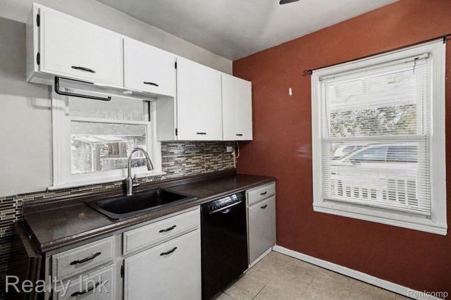 4845 Hatchery Road, Waterford Charter Township, MI 48329