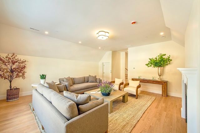 21 Clubview Dr 21, Andover, MA 01810