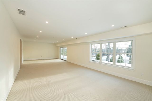 21 Clubview Dr 21, Andover, MA 01810