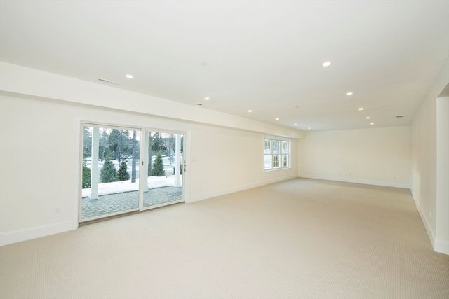 21 Clubview Dr 21, Andover, MA 01810