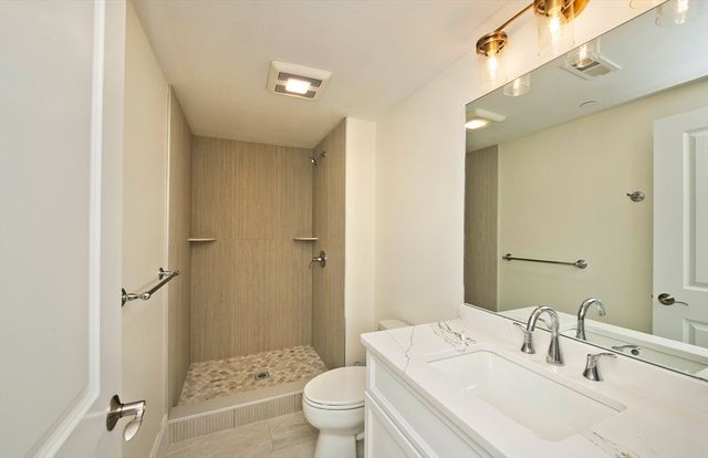 21 Clubview Dr 21, Andover, MA 01810