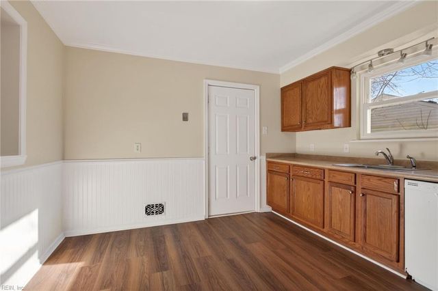 6305 Knob Hill DR, Virginia Beach, VA 23464