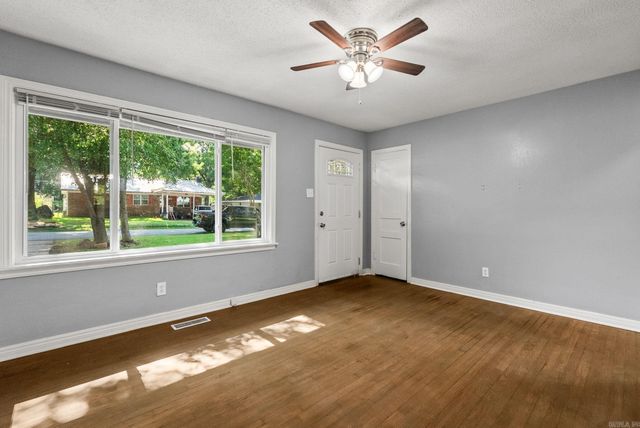 4301 Orange Street, North Little Rock, AR 72118
