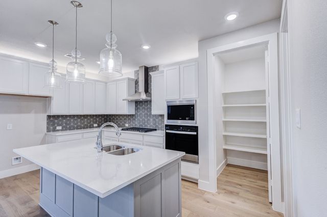 2912 Weslyan Oak Street, Bedford, TX 76021