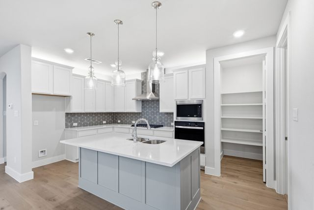 2912 Weslyan Oak Street, Bedford, TX 76021