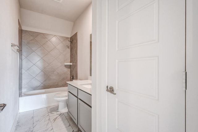 2912 Weslyan Oak Street, Bedford, TX 76021