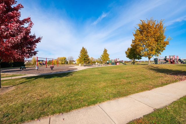 8512 Foxborough Way, Joliet, IL 60431