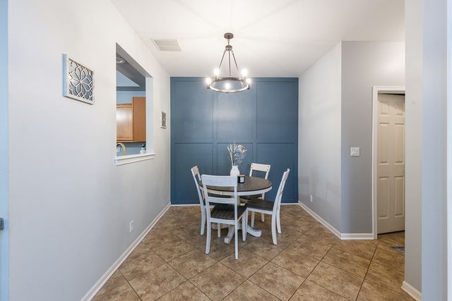 8512 Foxborough Way, Joliet, IL 60431