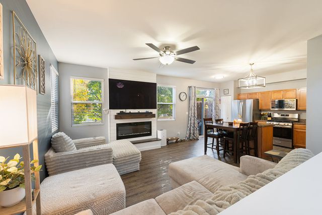 8512 Foxborough Way, Joliet, IL 60431