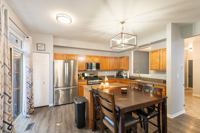 8512 Foxborough Way, Joliet, IL 60431