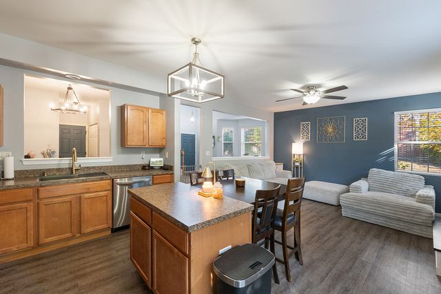 8512 Foxborough Way, Joliet, IL 60431