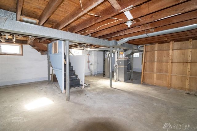 345 Murchison Lane, Riverside, OH 45431