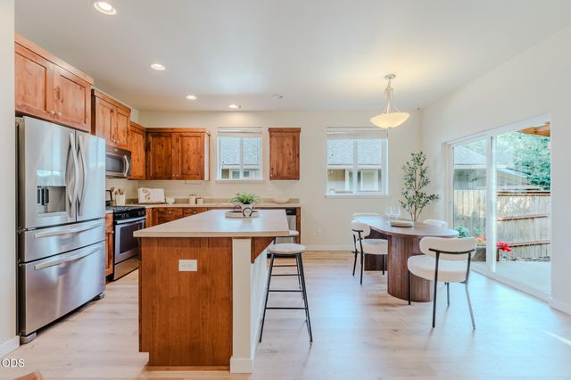 640 SE Reed Market Road, Bend, OR 97702