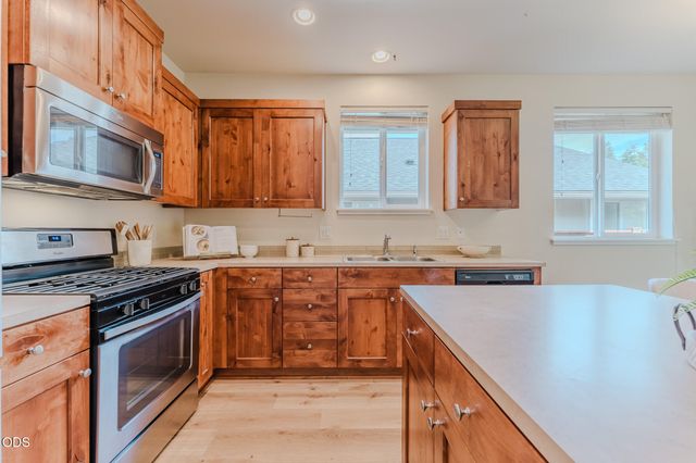 640 SE Reed Market Road, Bend, OR 97702