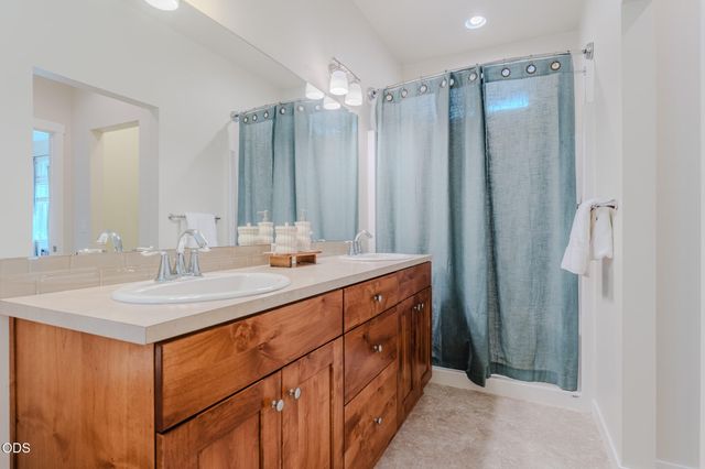 640 SE Reed Market Road, Bend, OR 97702