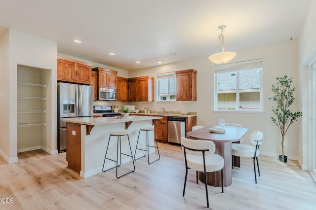 640 SE Reed Market Road, Bend, OR 97702
