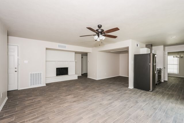 617 Faye Street, Desoto, TX 75115