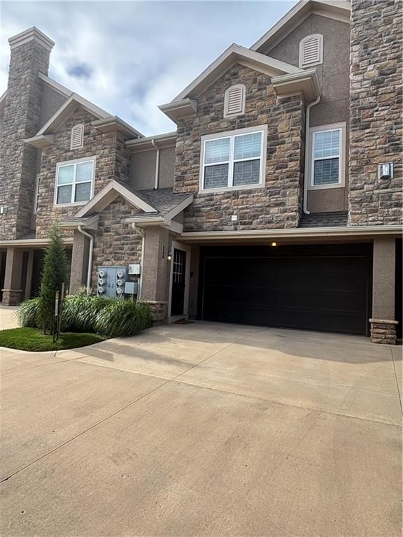 15919 Fontana Street 230, Overland Park, KS 66085