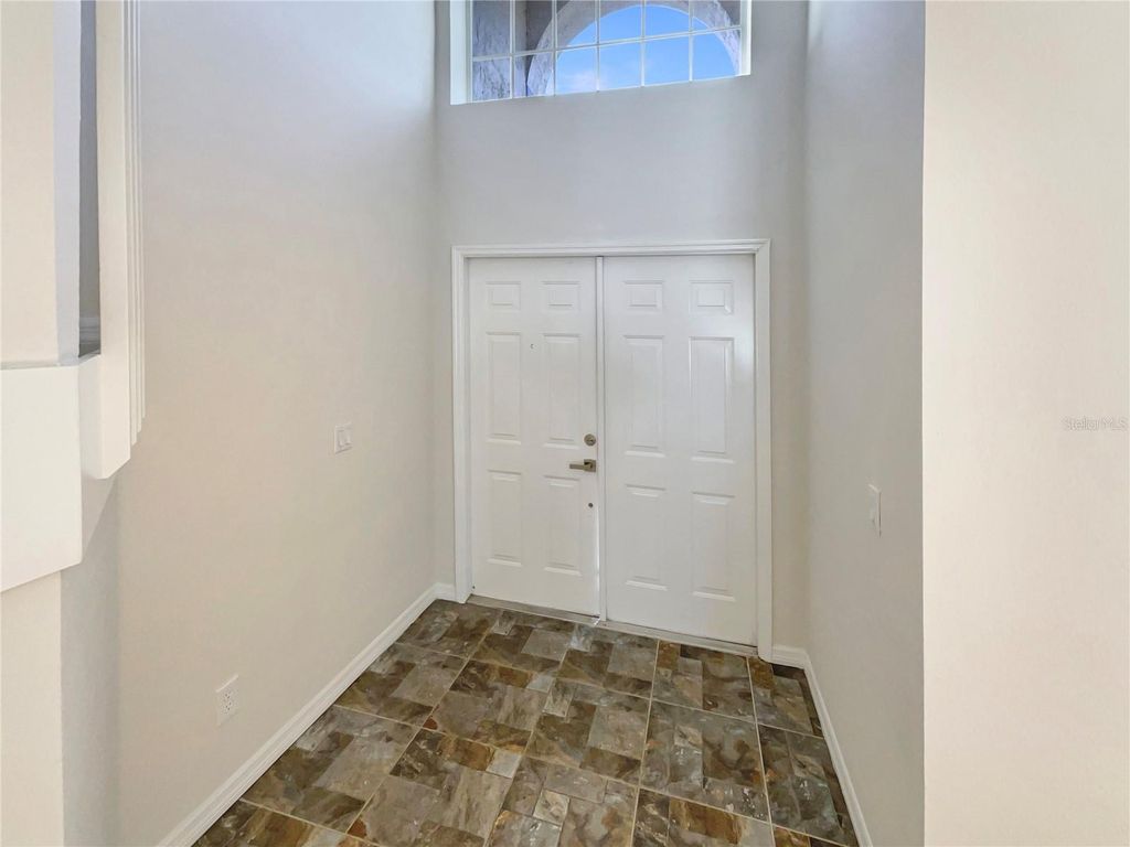 Image 7 of property listing at 3834 REGENTS WAY, Oviedo, FL 32765