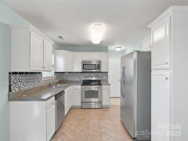 24 Torrington Avenue, Fletcher, NC 28732