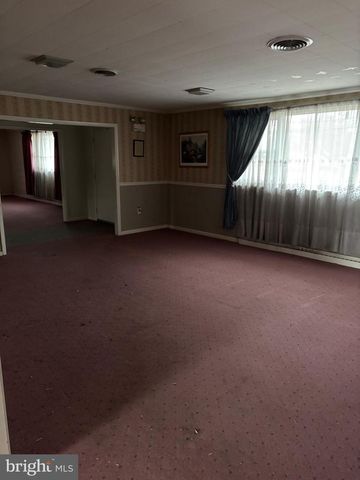 869 BEVERLY RD, Burlington, NJ 08016